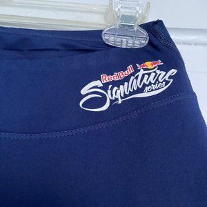 Red Bull Signature - Gives You Wings - Medium Crop Leggings